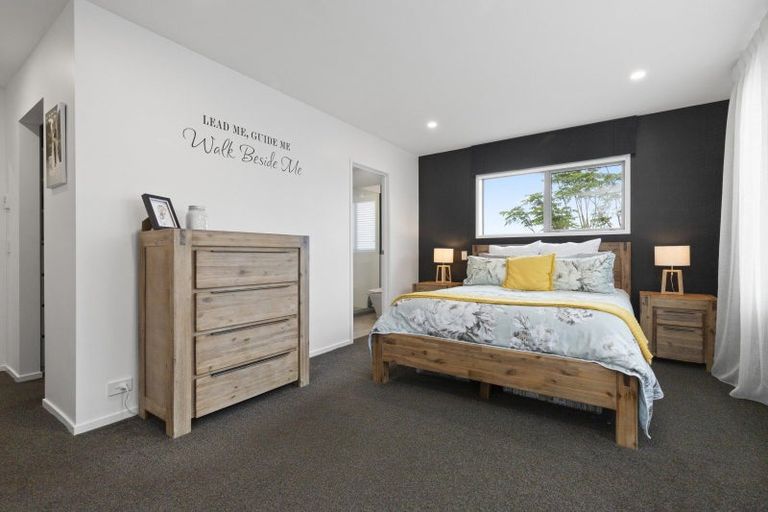 Photo of property in 11 Knoll Rise, Pukekohe, 2120