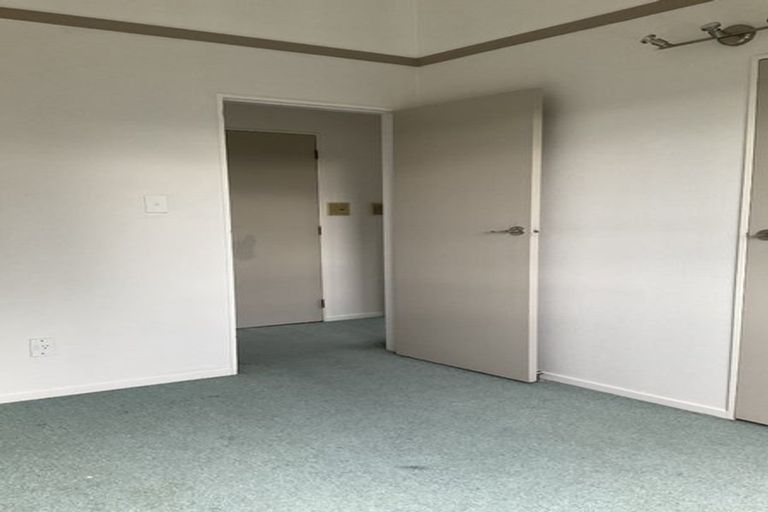 Photo of property in 14 Curacao Place, Grenada Village, Wellington, 6037