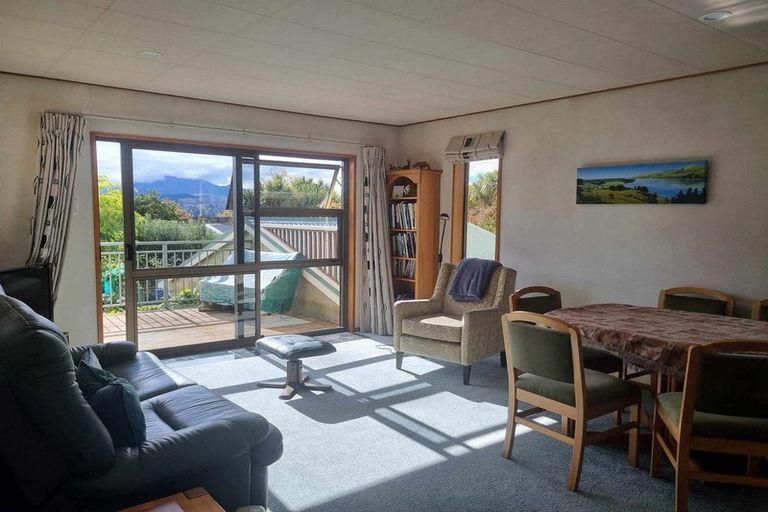 Photo of property in 12 Heuchan Lane, Wanaka, 9305