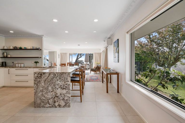 Photo of property in 11 Elgin Place, Red Beach, 0932