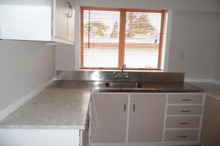 Photo of property in 2/17 Cambourne Road, Papatoetoe, Auckland, 2025