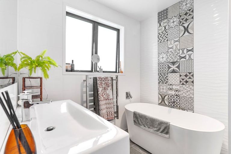 Photo of property in 1 Bata Place, Pomare, Rotorua, 3015