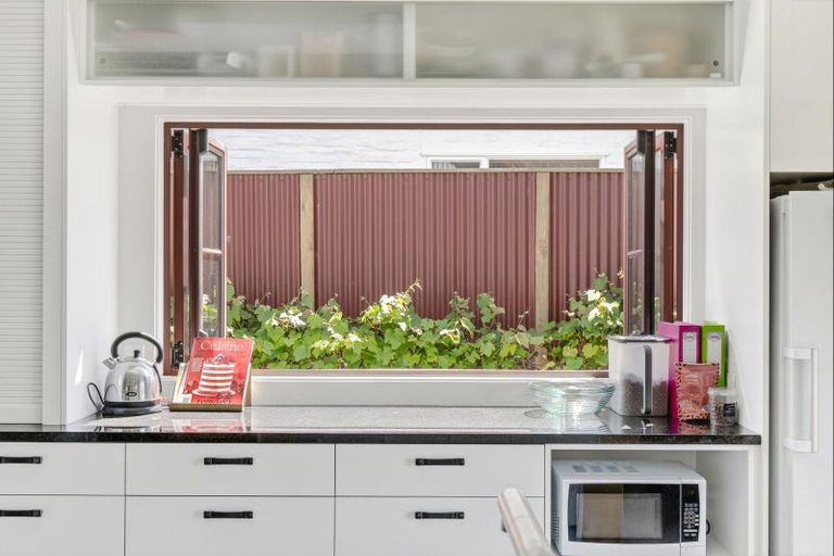 Photo of property in 2 Ray Street, Cromwell, 9310