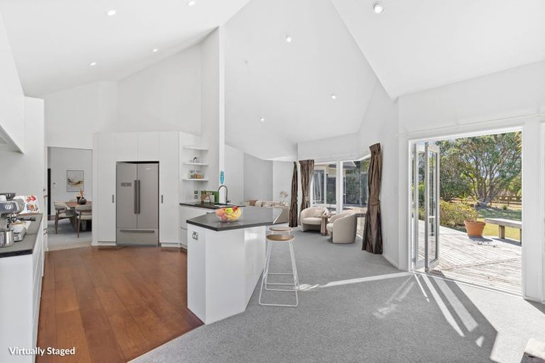 Photo of property in 296 Oaia Road, Muriwai, Waimauku, 0881
