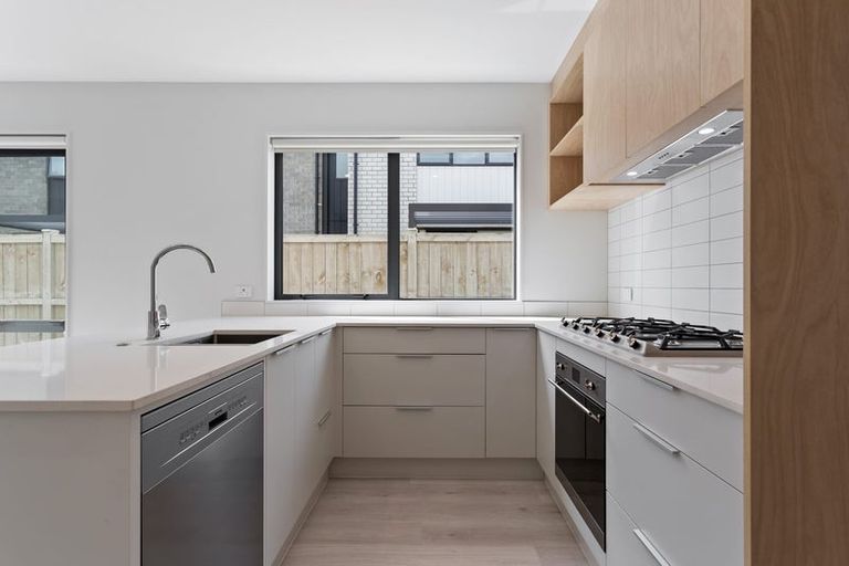 Photo of property in 18 Te Mura Crescent, Takanini, 2112