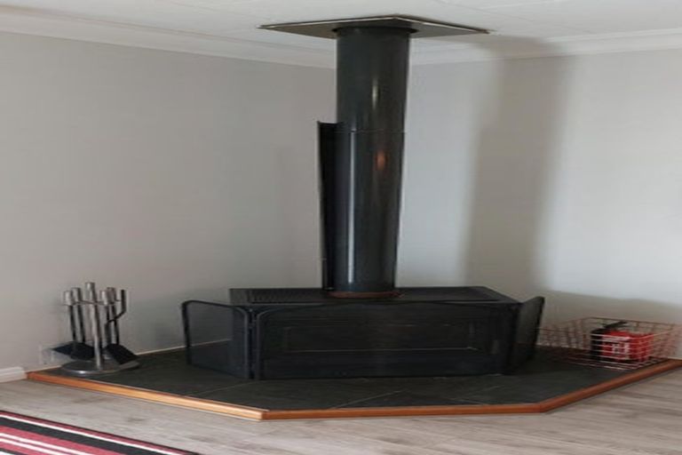 Photo of property in 109 Tirimoana Road, Te Atatu South, Auckland, 0602