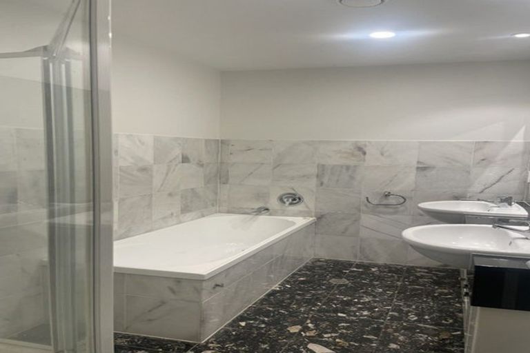 Photo of property in Mon Desir Apartments, 173 Hurstmere Road, Takapuna, Auckland, 0622