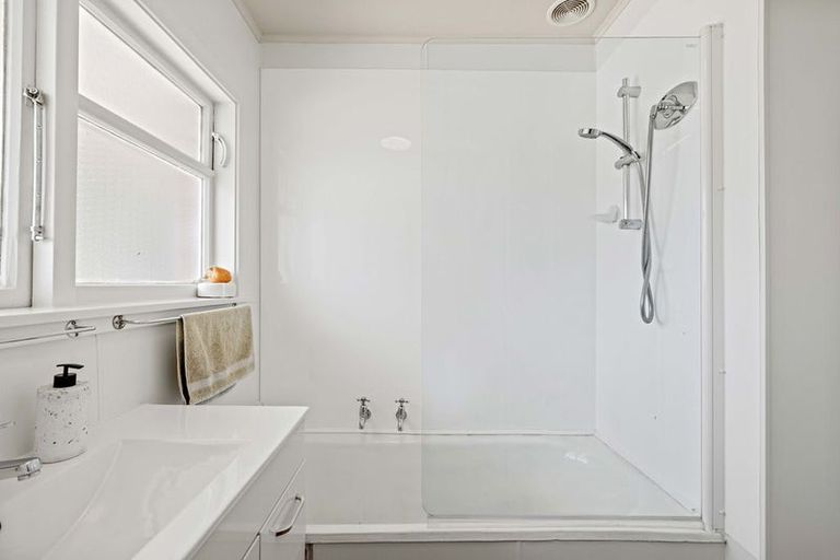 Photo of property in 47 Northcote Road, Northcote, Christchurch, 8052