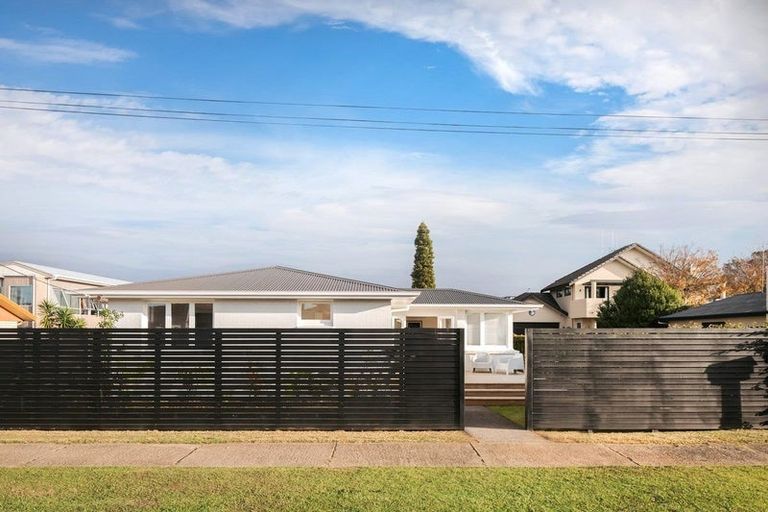 Photo of property in 48b Ngatai Road, Otumoetai, Tauranga, 3110