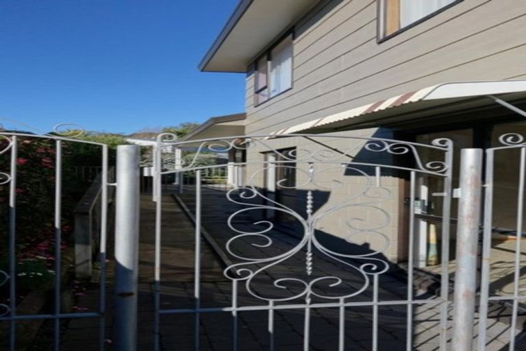 Photo of property in 54 Palatine Terrace, Saint Martins, Christchurch, 8022