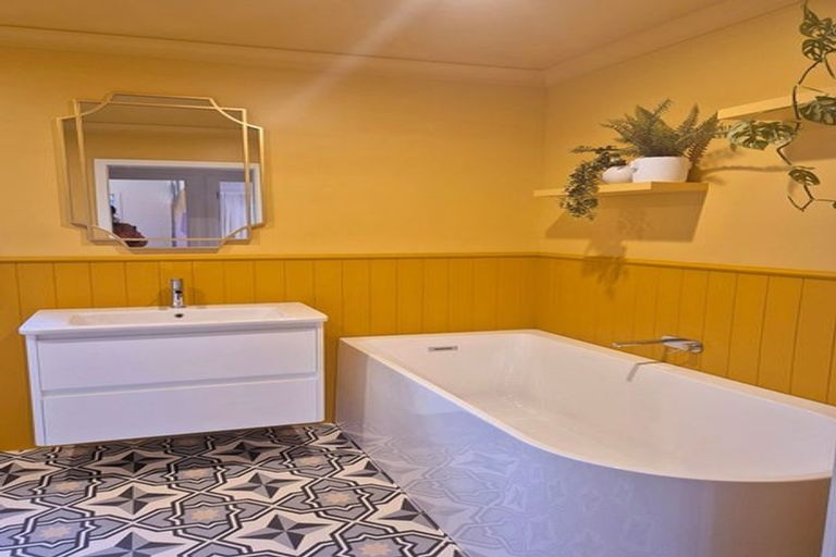 Photo of property in 46 Chelwood Street, Takaro, Palmerston North, 4412