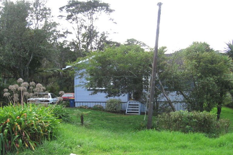 Photo of property in 18a Landing Road, Titirangi, Auckland, 0604