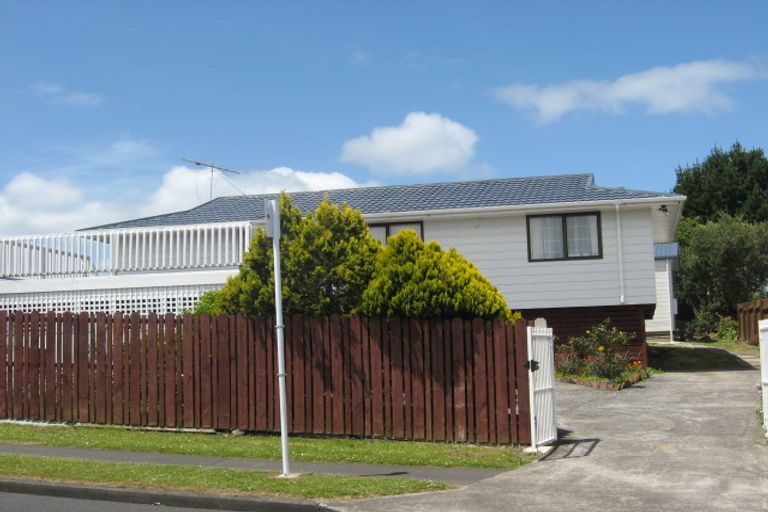 Photo of property in 172 Finlayson Avenue, Clendon Park, Auckland, 2103