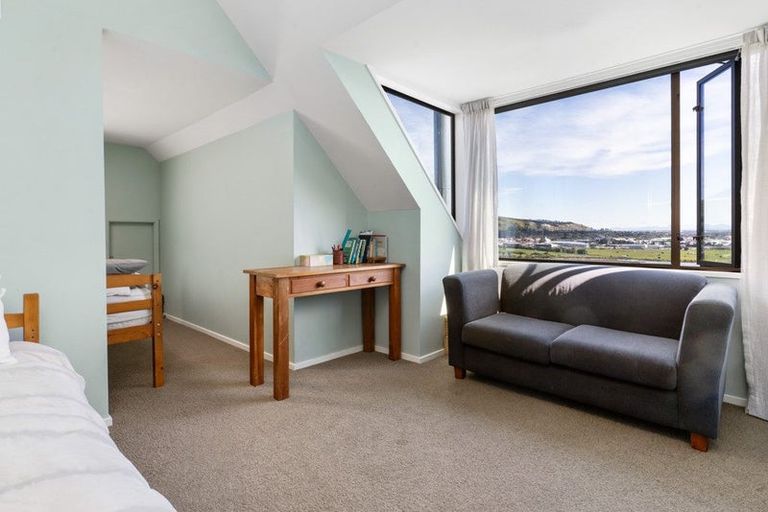 Photo of property in 3 Roland Lane, Mount Pleasant, Christchurch, 8081