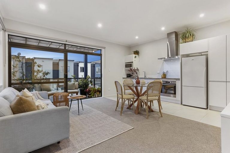 Photo of property in 20 Mollusc Road, Hobsonville, Auckland, 0616