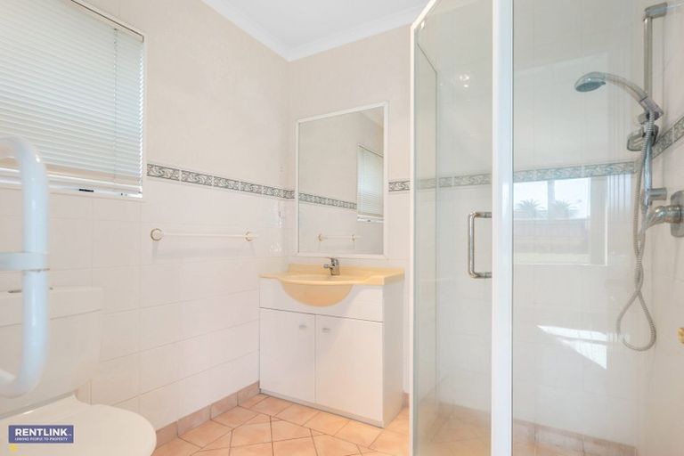 Photo of property in 111 Gravatt Road, Papamoa Beach, Papamoa, 3118