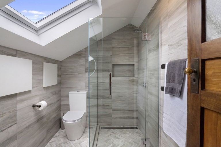 Photo of property in 86 Saint Martins Road, Saint Martins, Christchurch, 8022