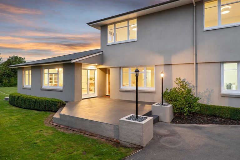 Photo of property in 9 Grassmere Street, Papanui, Christchurch, 8052