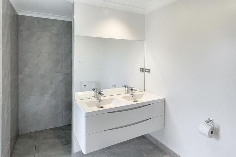 Photo of property in 16 Helen June Avenue, Flagstaff, Hamilton, 3210