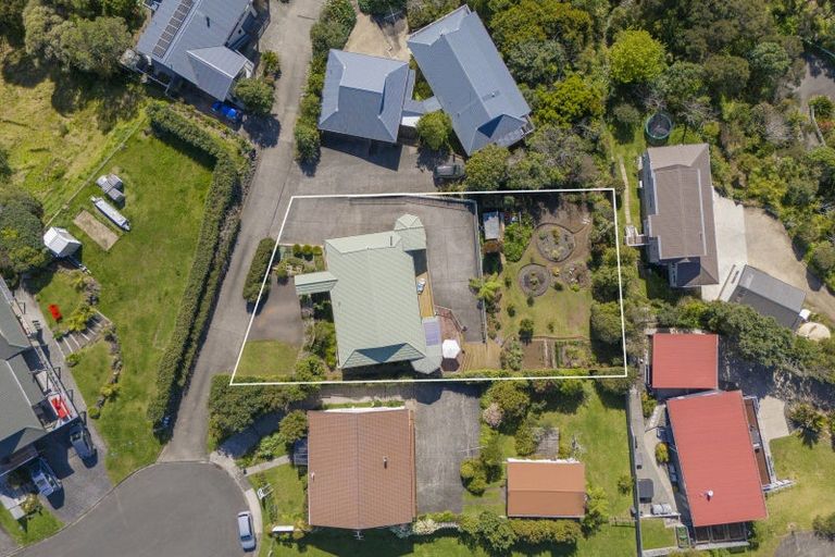 Photo of property in 8 Landel Place, Whitianga, 3510