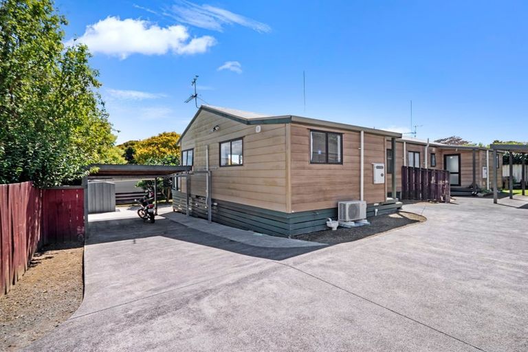 Photo of property in 15 View Road, Waiuku, 2123