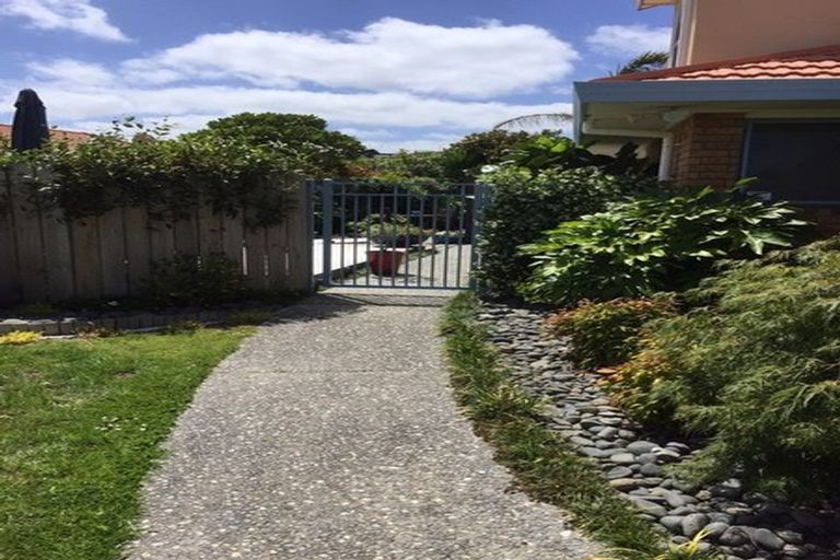 Photo of property in 24 Judd Place, Orewa, 0931