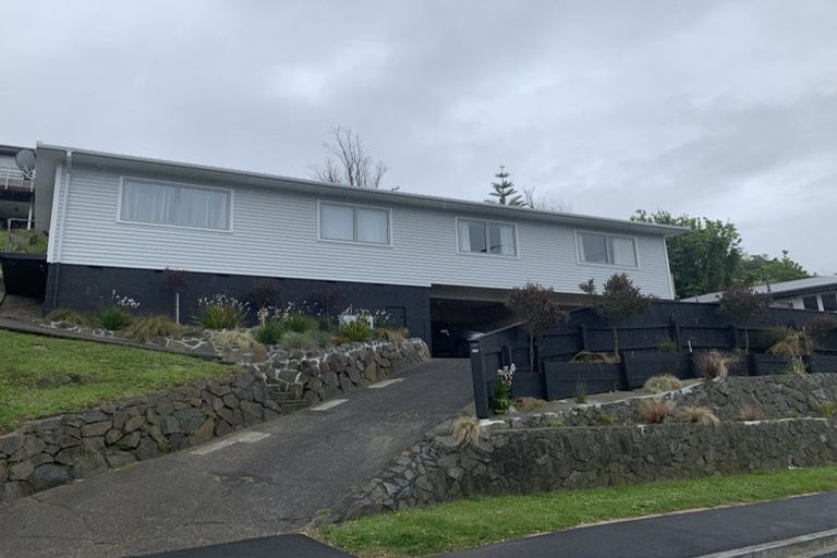 Photo of property in 137b Newlands Road, Newlands, Wellington, 6037