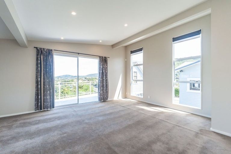 Photo of property in 7a Shortland Street, Khandallah, Wellington, 6035