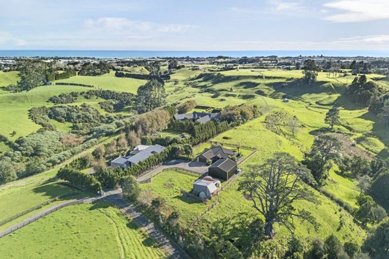 Photo of property in 334 Henwood Road, Hillsborough, New Plymouth, 4372