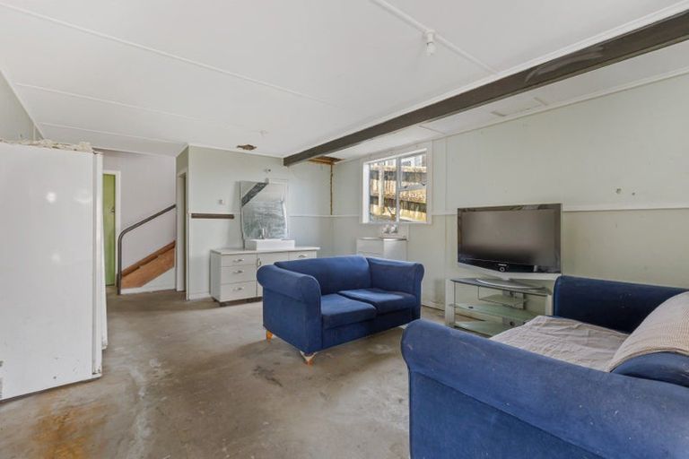 Photo of property in 9 Mount View Place, Spotswood, New Plymouth, 4310