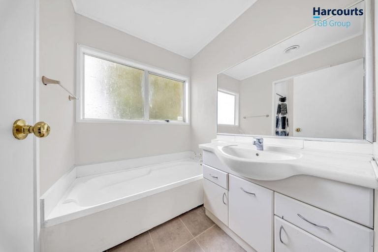 Photo of property in 15 Kindergarten Drive, Conifer Grove, Takanini, 2112