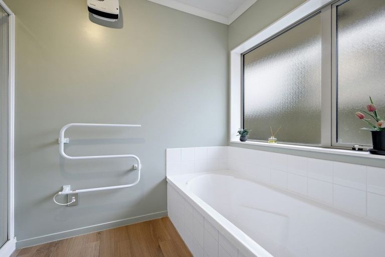 Photo of property in 8 Amoka Crescent, Parklands, Christchurch, 8083