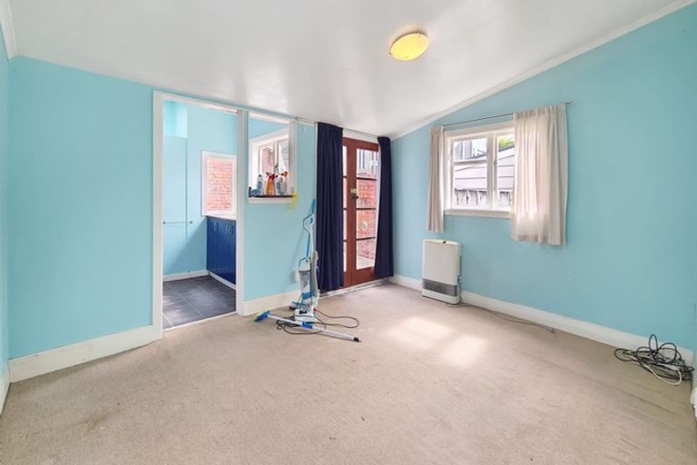 Photo of property in 42 Rolleston Street, Mount Cook, Wellington, 6021