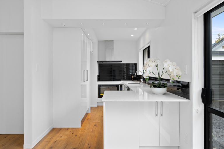 Photo of property in 82 Princes Street, Cambridge, 3434