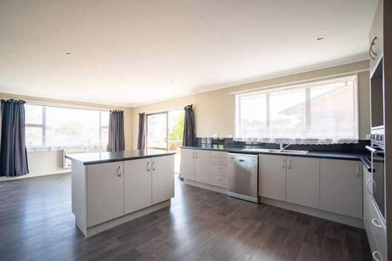Photo of property in 17 Fiona Crescent, Feilding, 4702