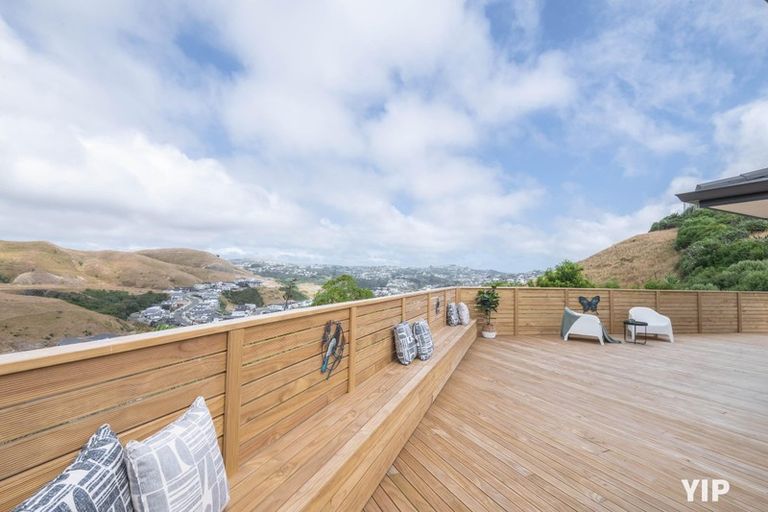 Photo of property in 130 Amesbury Drive, Churton Park, Wellington, 6037