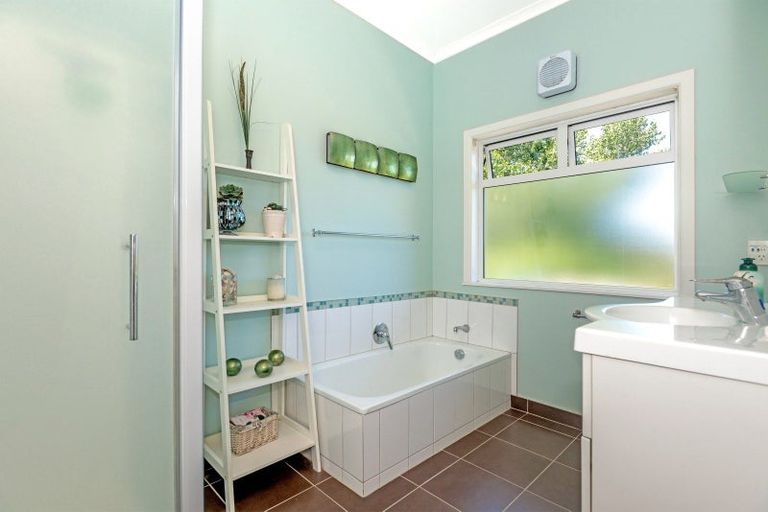 Photo of property in 29 Gaddums Hill Road, Outer Kaiti, Gisborne, 4010