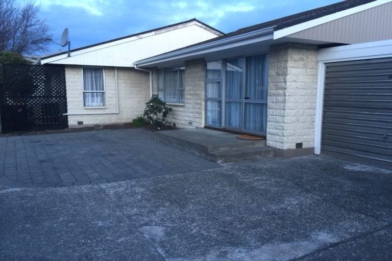 Photo of property in 2/26 Picton Avenue, Riccarton, Christchurch, 8011