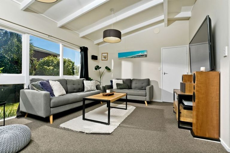 Photo of property in 7 Porter Avenue, Te Atatu South, Auckland, 0610