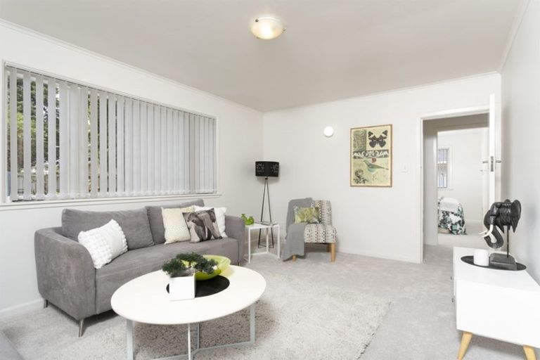 Photo of property in 1/5 Woodside Road, Manurewa, Auckland, 2102