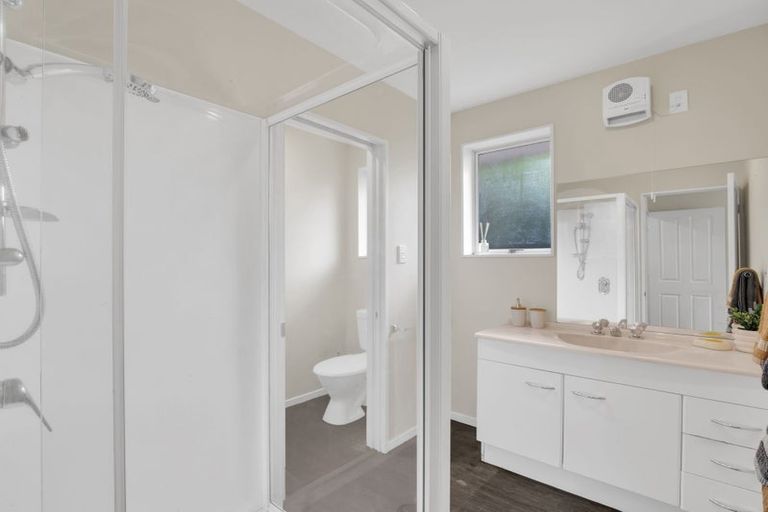 Photo of property in 3 Rosefield Lane, Northcote, Christchurch, 8052