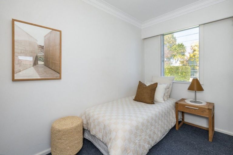 Photo of property in 16 Howard Road, Taradale, Napier, 4112