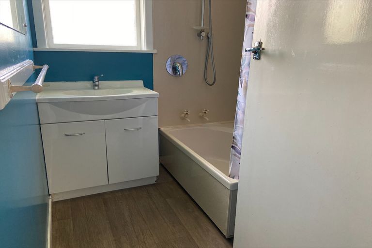 Photo of property in 32 Te Kanawa Crescent, Henderson, Auckland, 0610