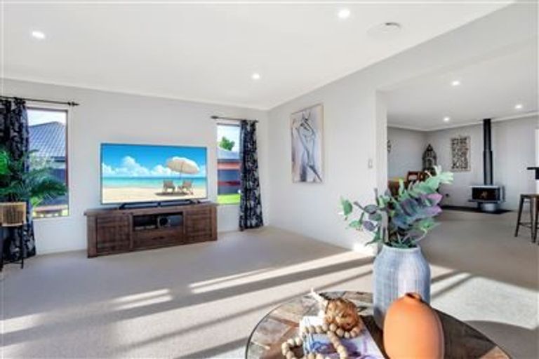 Photo of property in 5 Rembrandt Drive, Rolleston, 7614