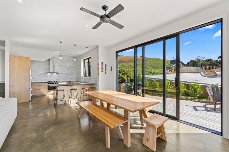 Photo of property in 10 Solar Way, Langs Beach, 0582