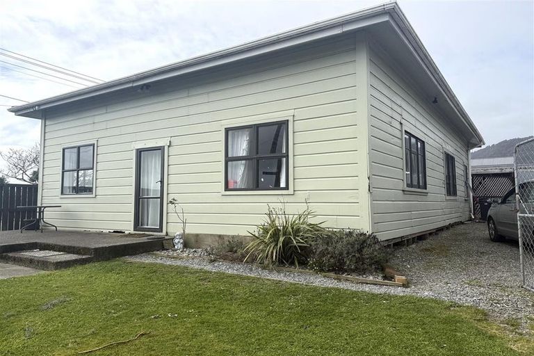 Photo of property in 31 Nelson Quay, Cobden, Greymouth, 7802