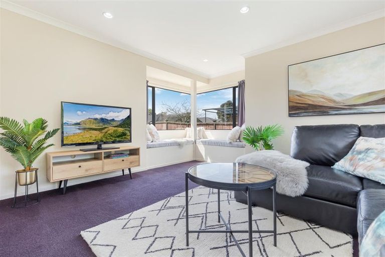 Photo of property in 11 Lieshout Way, Pukekohe, 2120