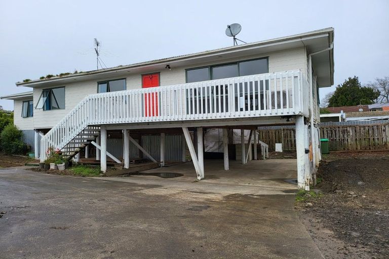 Photo of property in 3a Waterview Road West, Takanini, 2112