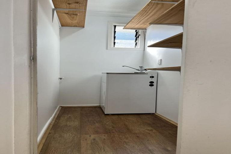 Photo of property in 13 Roby Street, Te Atatu Peninsula, Auckland, 0610