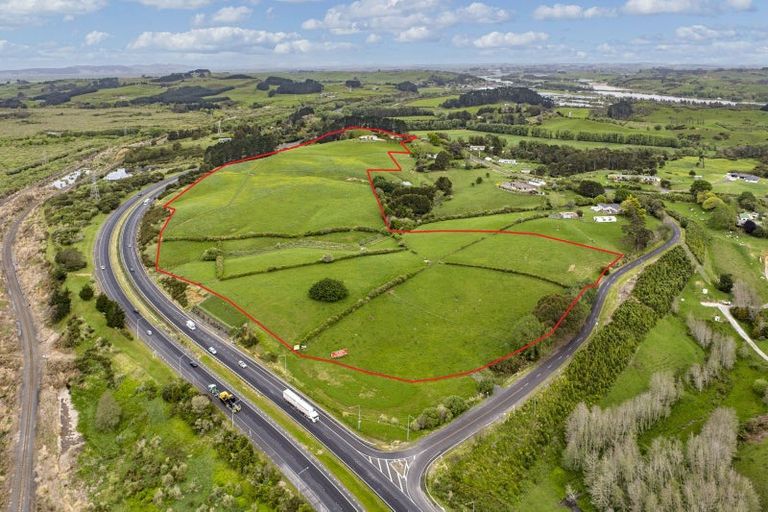 Photo of property in 67 Pioneer Road, Pokeno, 2471